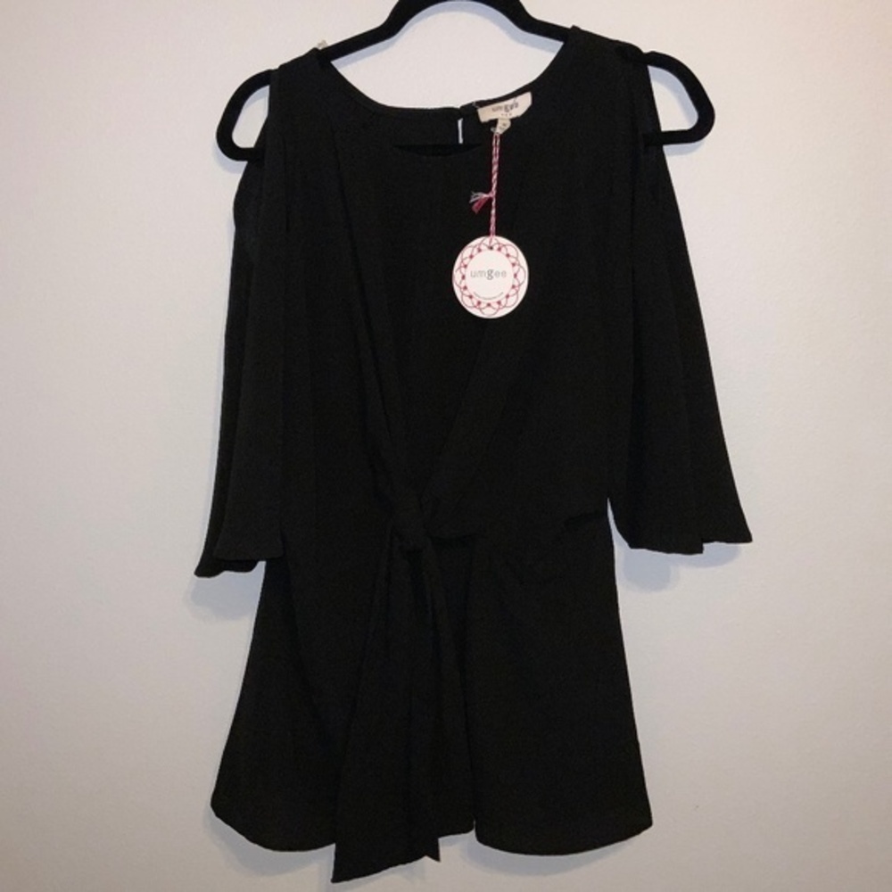 142 NEW UMGEE Bell Sleeve Cold Shoulder Tie Front Blouse Tunic  Black